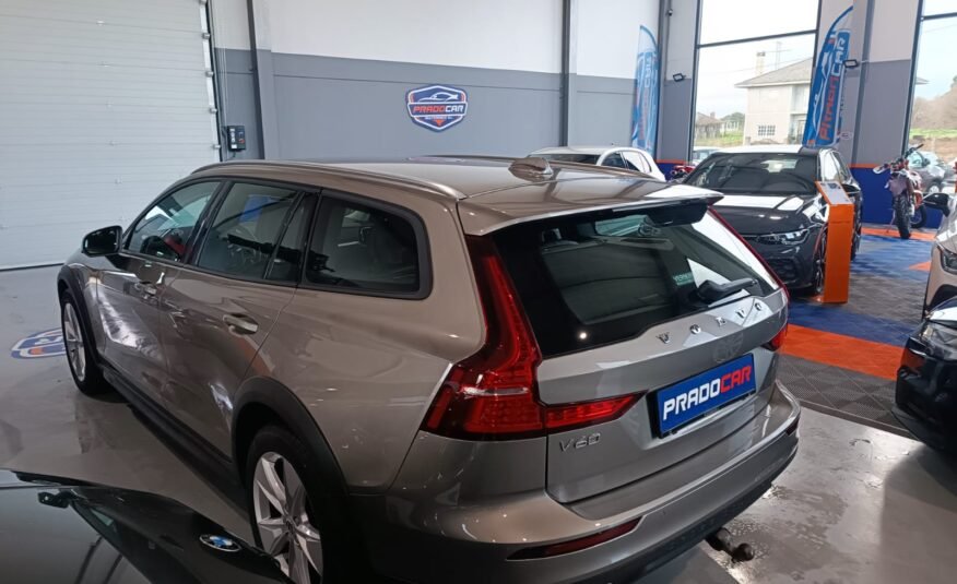 VOLVO V60 Cross Country 2.0 D3 Summum Auto