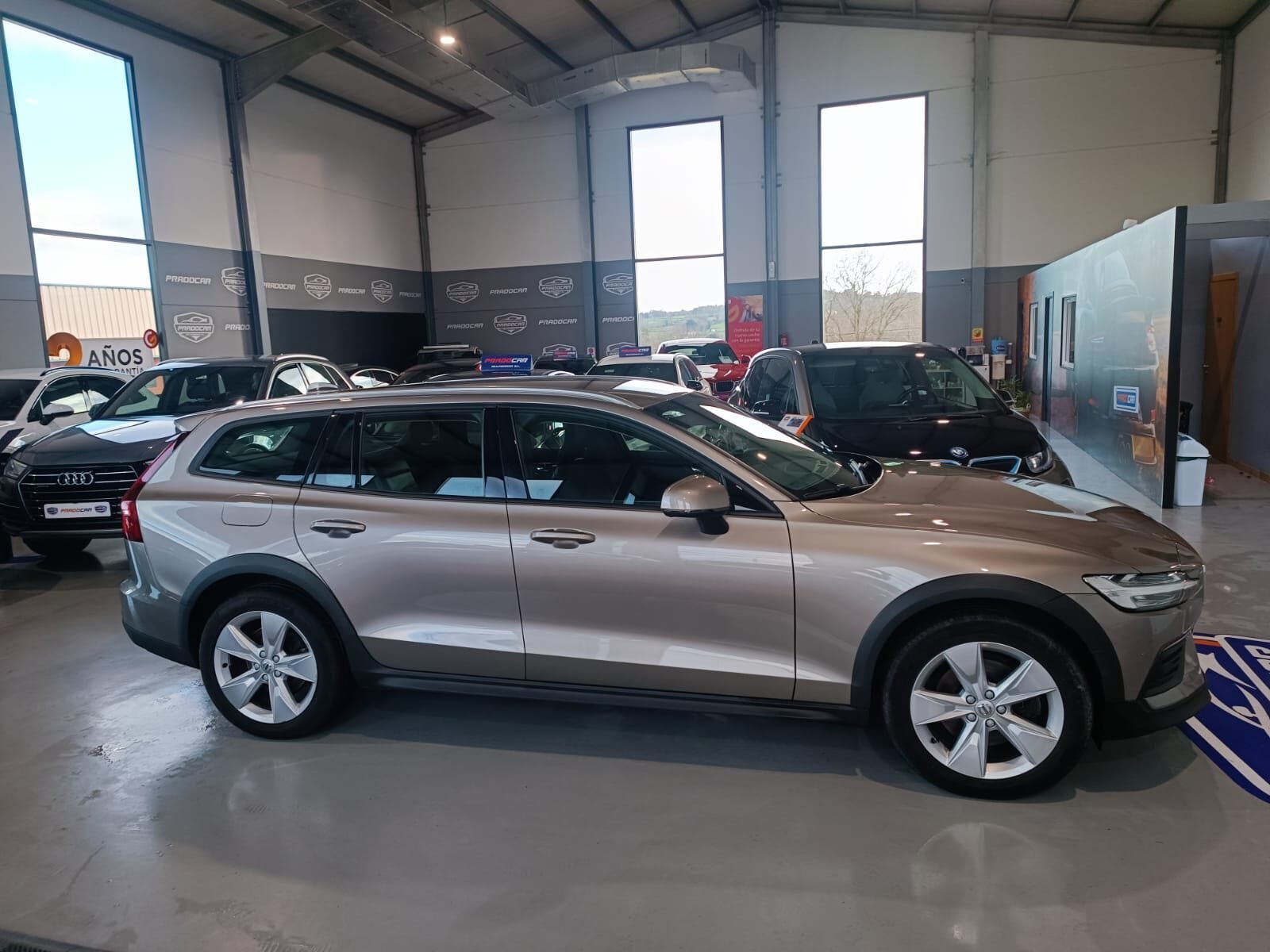 VOLVO V60 Cross Country 2.0 D3 Summum Auto
