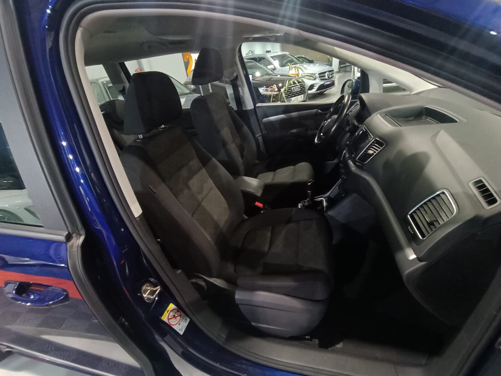 VOLKSWAGEN Sharan Advance 2.0 TDI