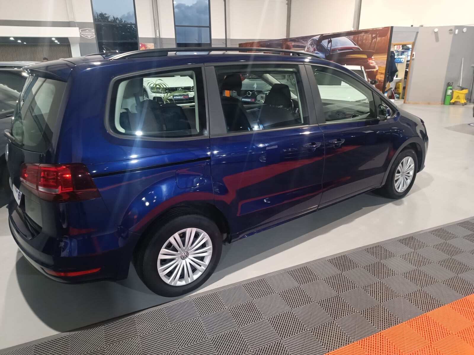 VOLKSWAGEN Sharan Advance 2.0 TDI
