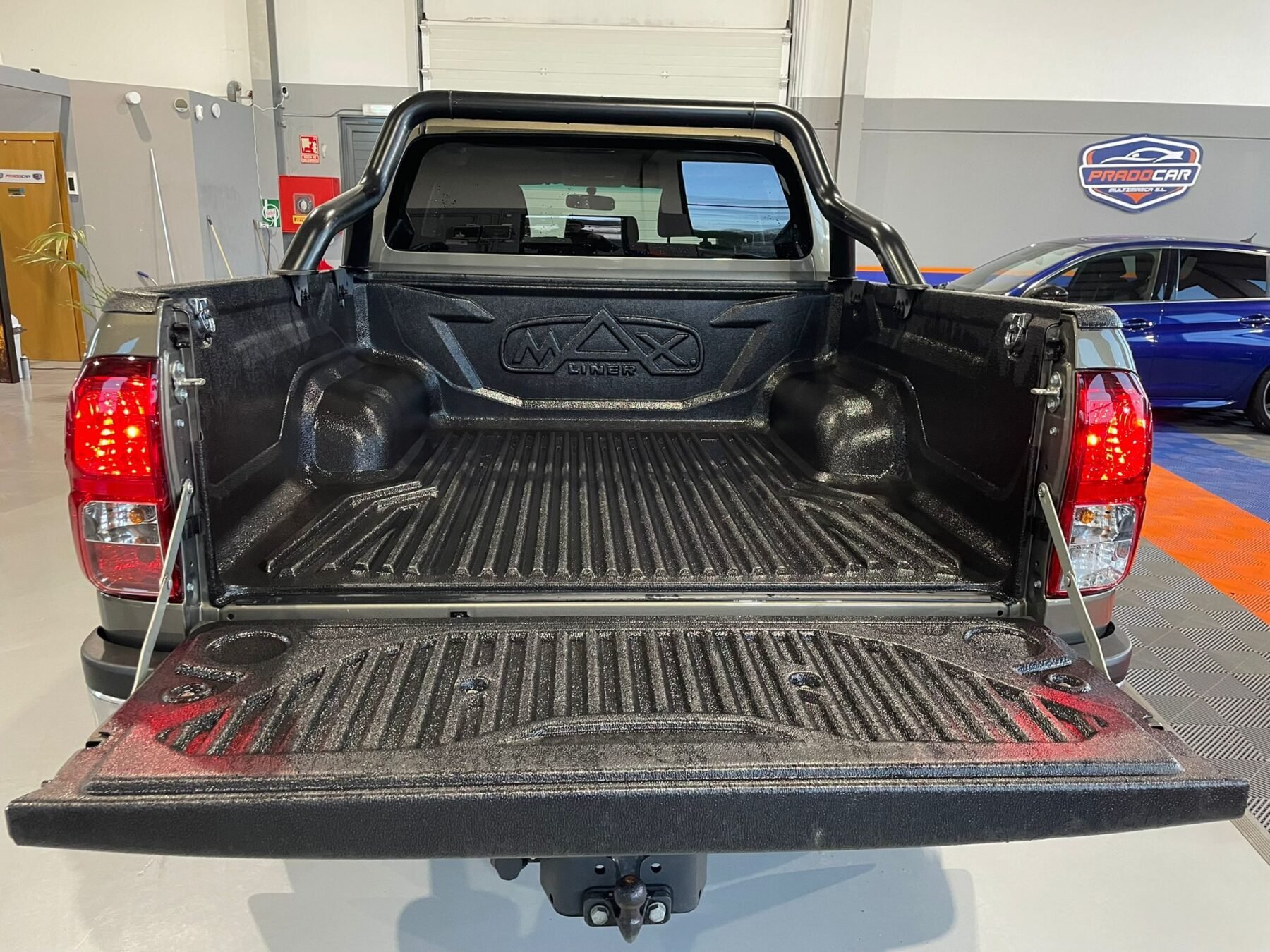 TOYOTA Hilux 2.8 D4D Cabina Doble VX