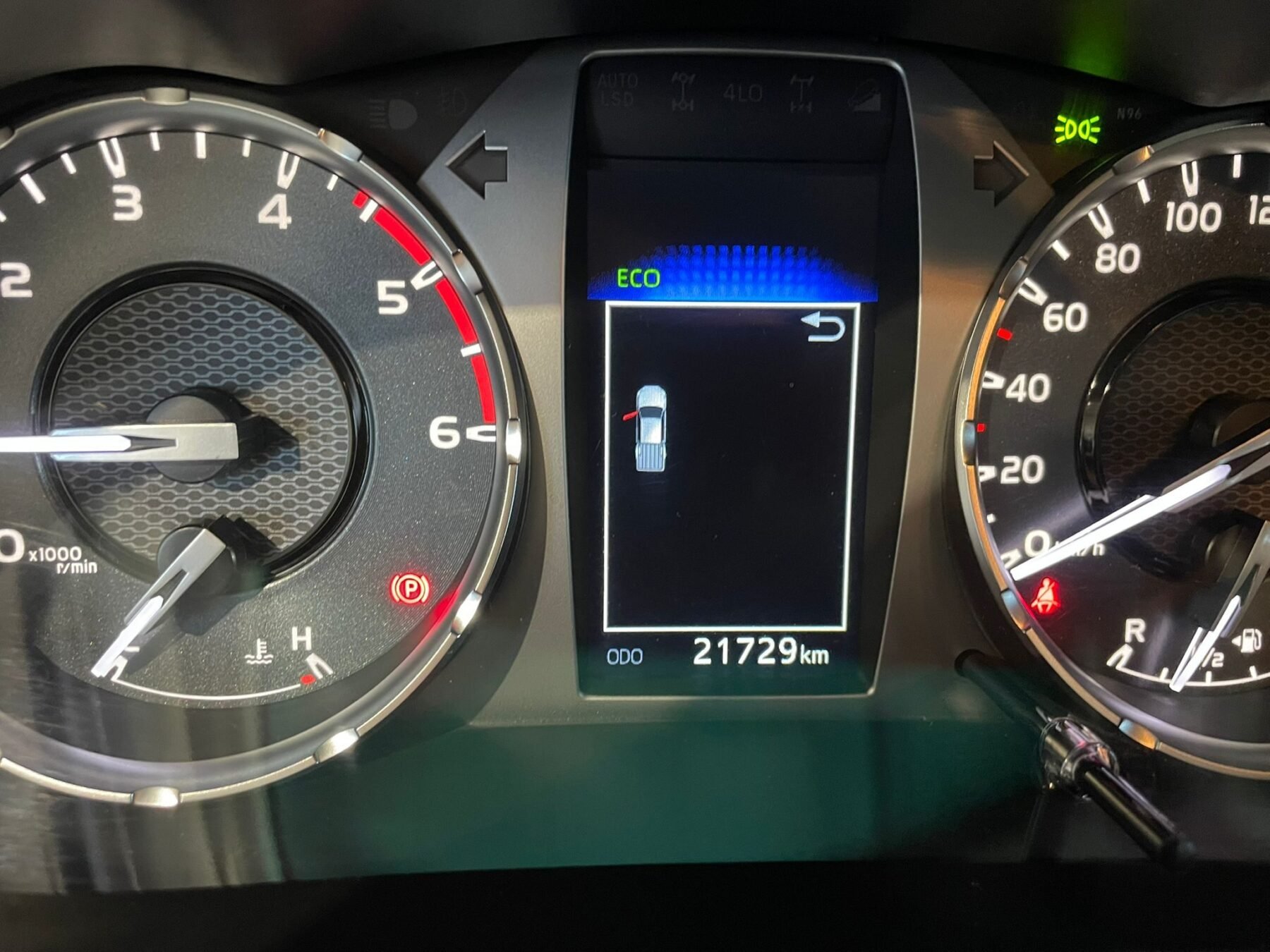 TOYOTA Hilux 2.8 D4D Cabina Doble VX