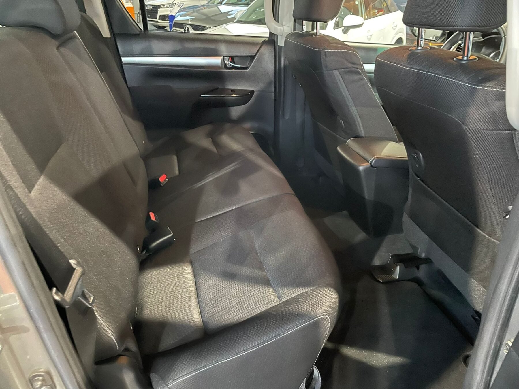 TOYOTA Hilux 2.8 D4D Cabina Doble VX