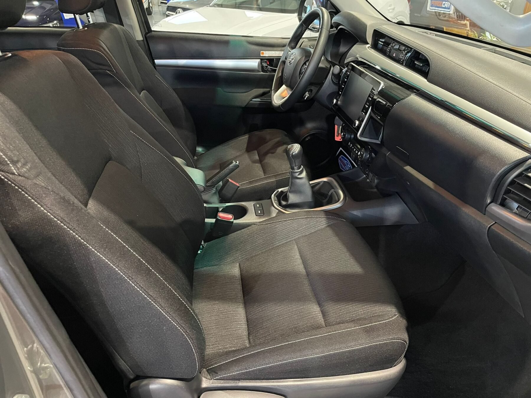 TOYOTA Hilux 2.8 D4D Cabina Doble VX