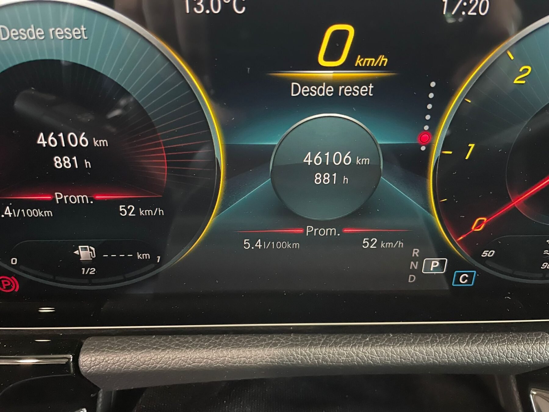 MERCEDES-BENZ GLA 200 D