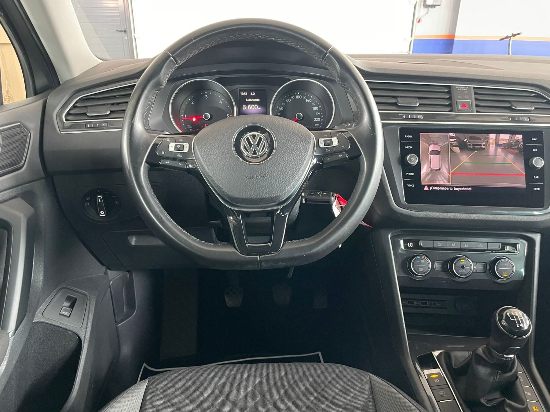VOLKSWAGEN Tiguan Advance 2.0 TDI