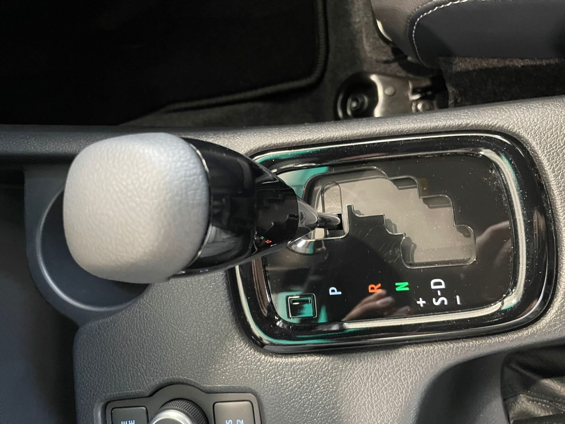 TOYOTA Hilux 2.8 D4D C.Dobl GR Sport AT HVO100