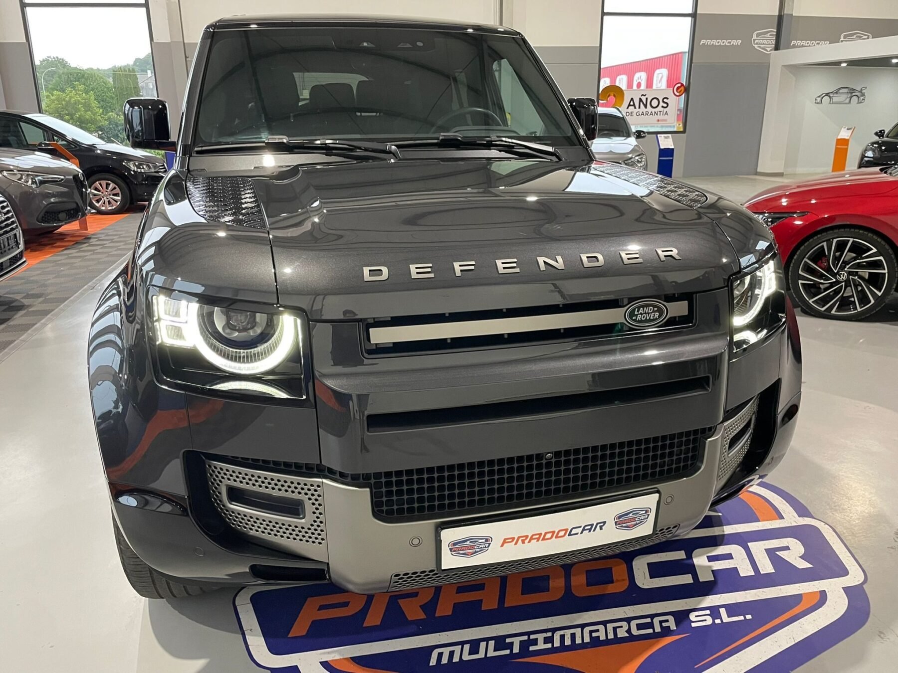 LAND-ROVER Defender 3.0D I6 250 XDynamic SE 130 AT 4WD MHEV