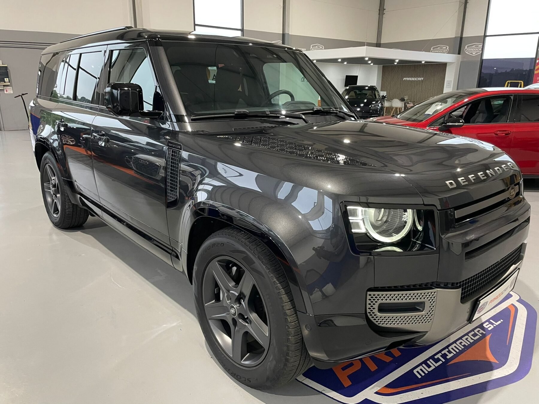 LAND-ROVER Defender 3.0D I6 250 XDynamic SE 130 AT 4WD MHEV