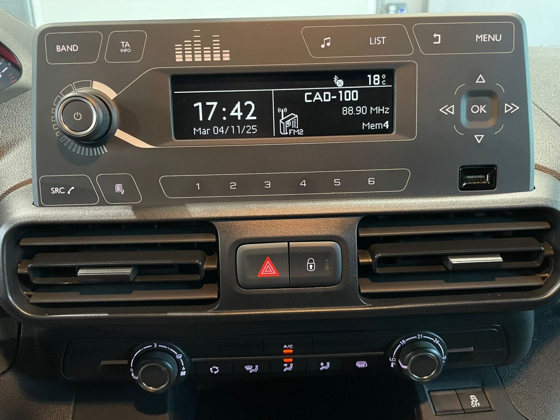 PEUGEOT partner Doble Cabina BlueHDi SS