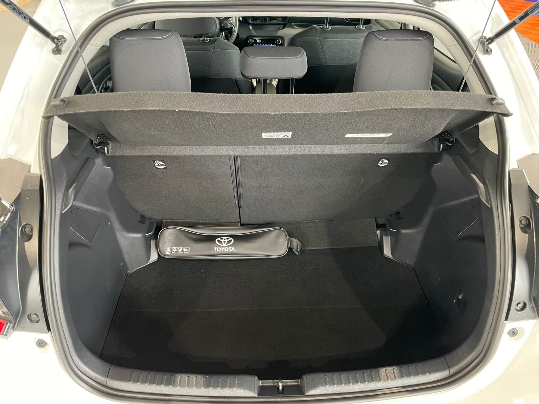 TOYOTA 1 120h business plus