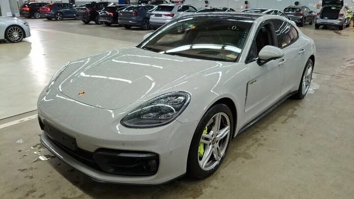 PORSCHE Panamera 4 E-Hybrid Platinum Edition