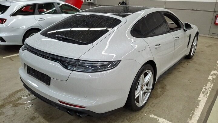 PORSCHE Panamera 4 E-Hybrid Platinum Edition