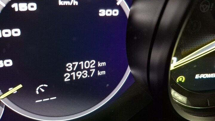 PORSCHE Panamera 4 E-Hybrid Platinum Edition