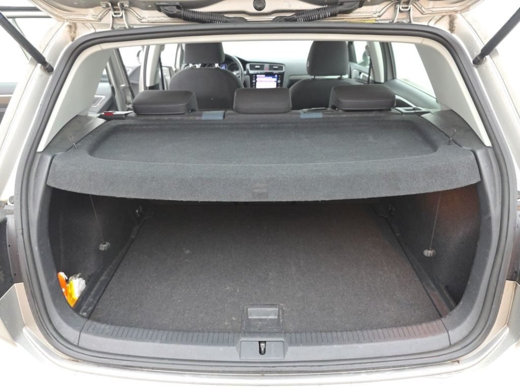 VOLKSWAGEN Golf Golf VII 1.5 TSi BlueMotion Última Edición 5d