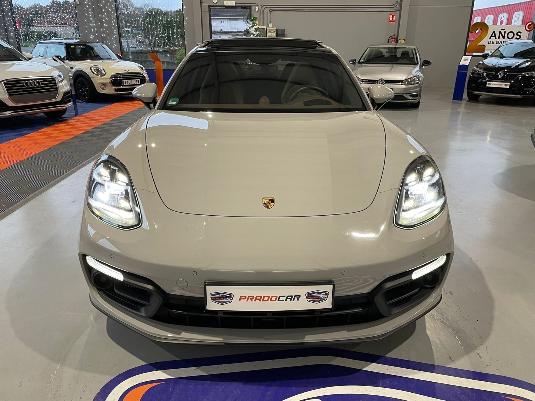 PORSCHE Panamera 4 E-Hybrid Platinum Edition