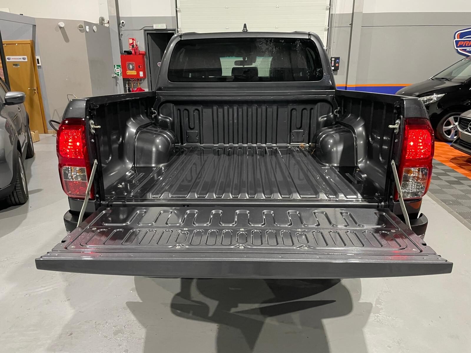 TOYOTA Hilux 2.8 D4D VX 204CV