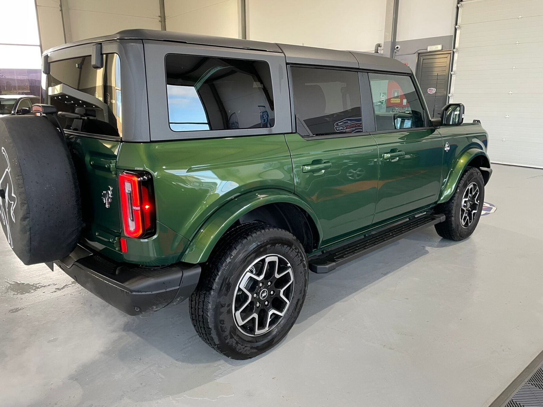 FORD Bronco Outer Banks 2.7 EcoBoost V6 4x4 In