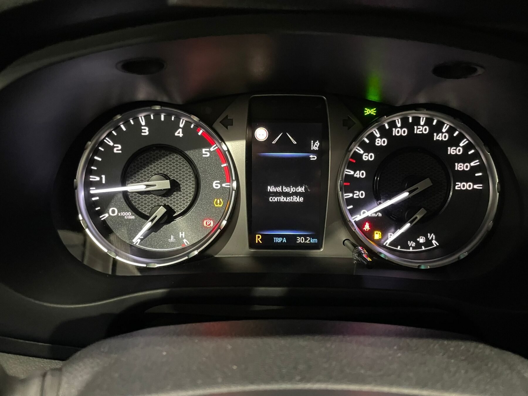 TOYOTA Hilux TOYOTA Hilux 2.8 D4D C.Dobl GR