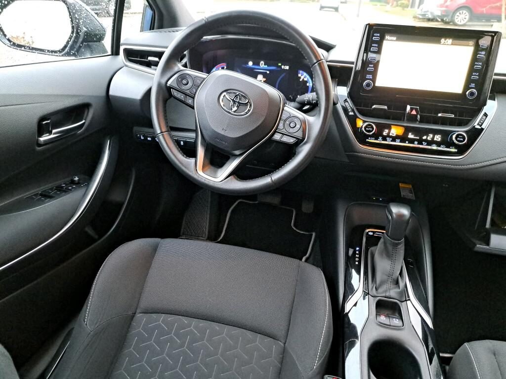TOYOTA  1.8 e-CVT Híbrido Dinámico Aut. LED