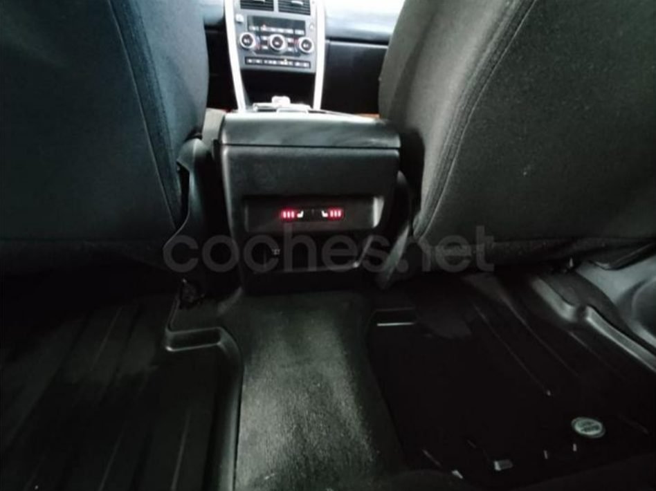 LAND-ROVER Discovery Sport 2.0L TD4 4x4 HSE