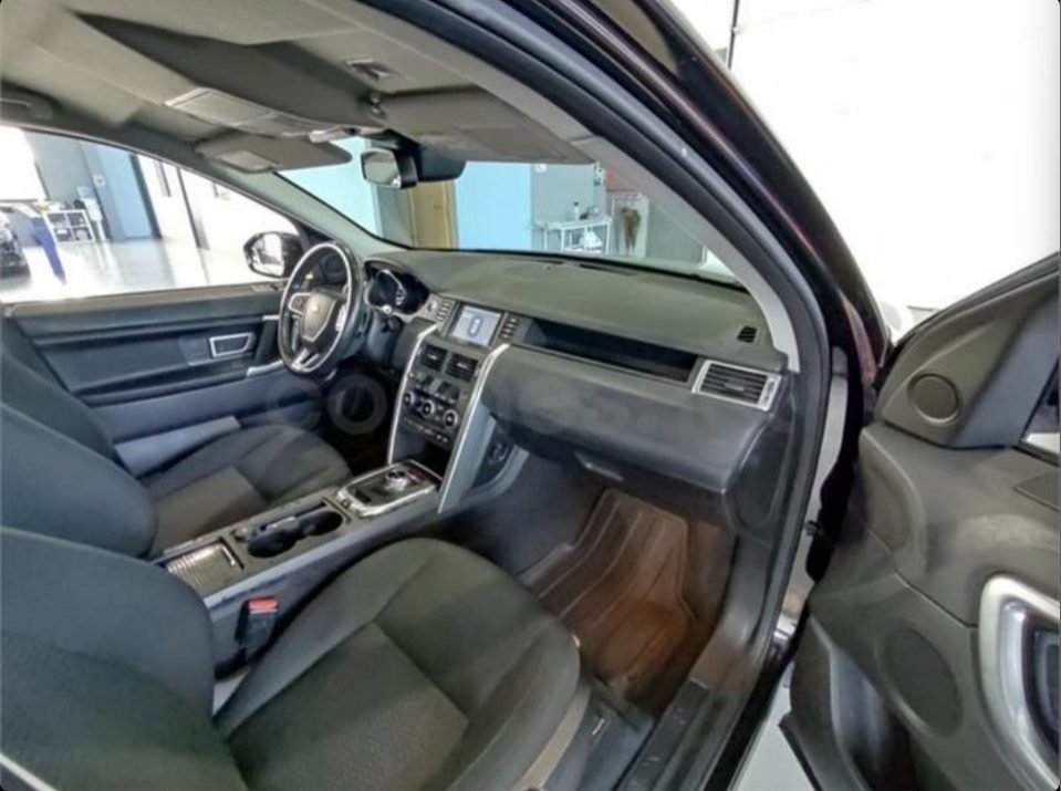 LAND-ROVER Discovery Sport 2.0L TD4 4x4 HSE