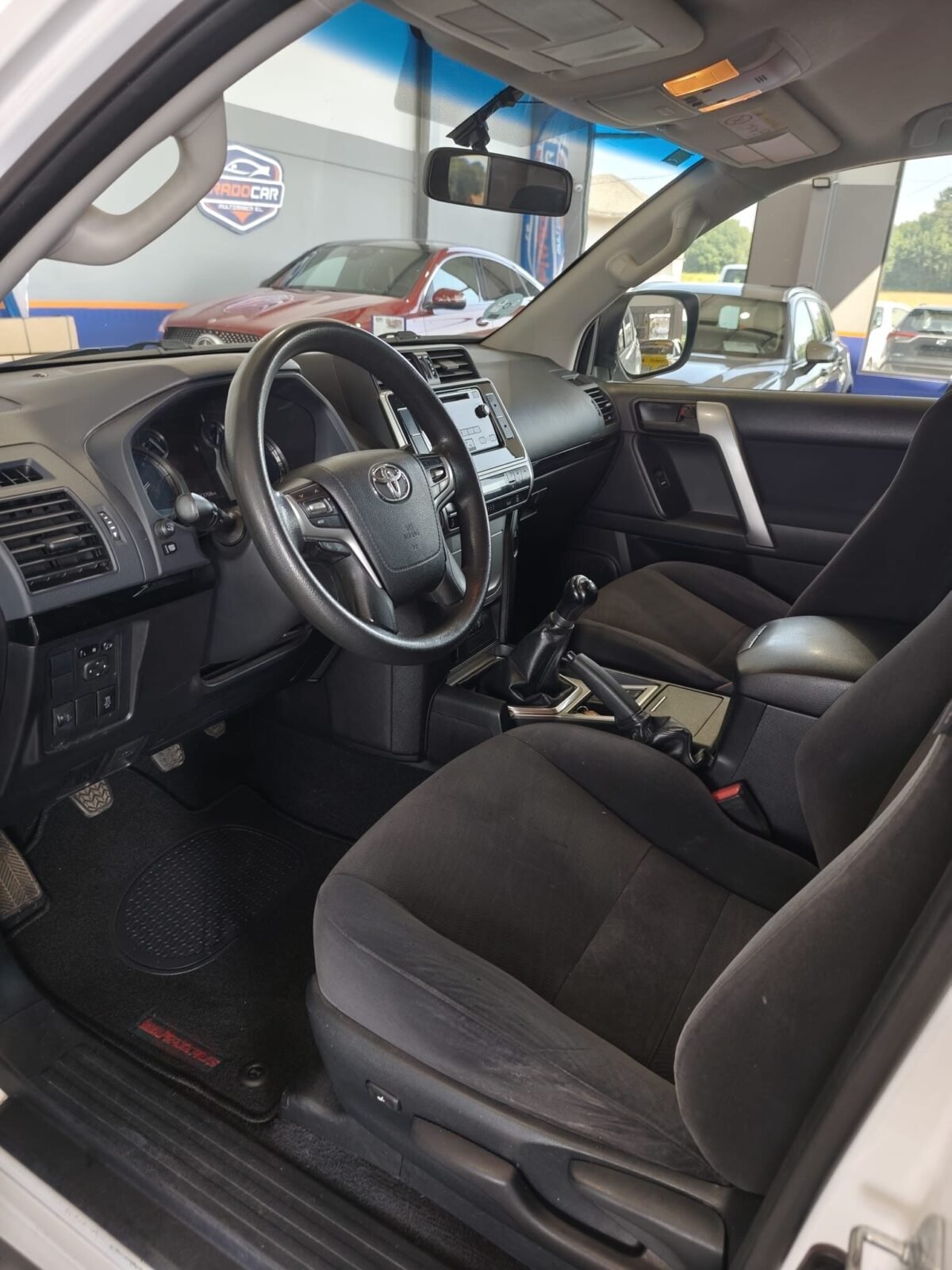 TOYOTA LAND CRUISER 2.8 D4D VX