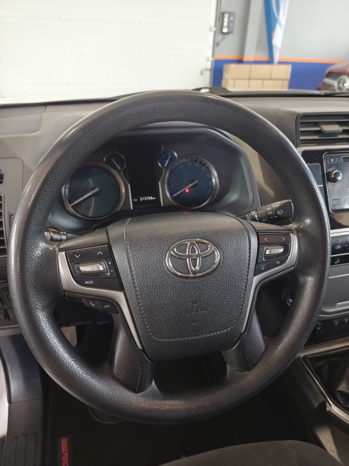 TOYOTA LAND CRUISER 2.8 D4D VX