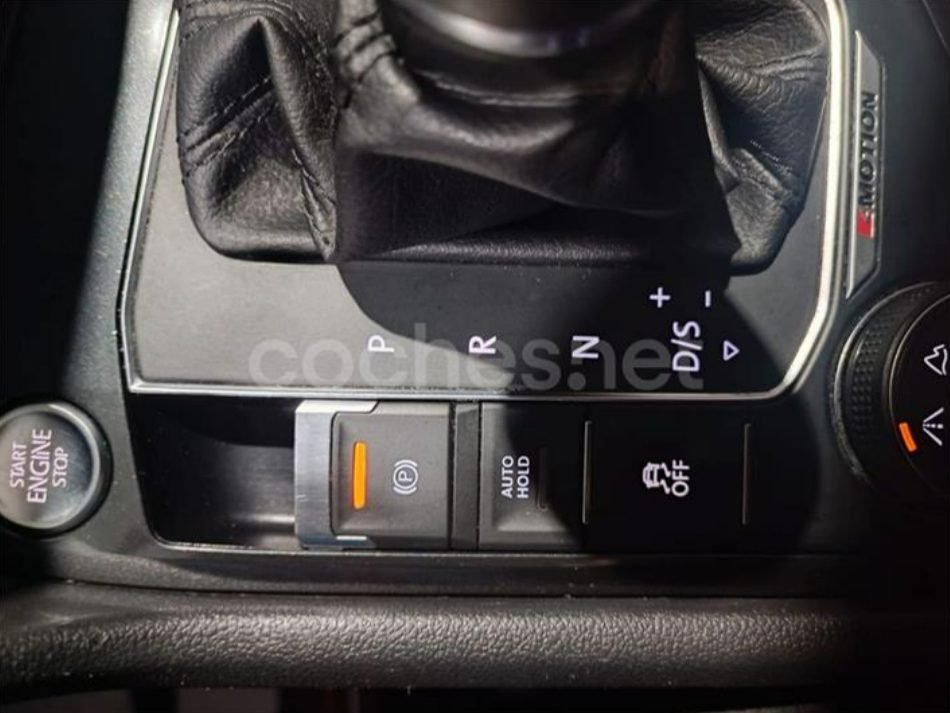 VOLKSWAGEN Tiguan Sport 2.0 TDI 4Motion DSG