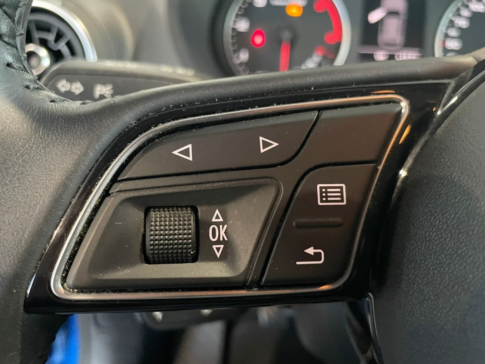 AUDI Q2 Advanced 30 TFSI
