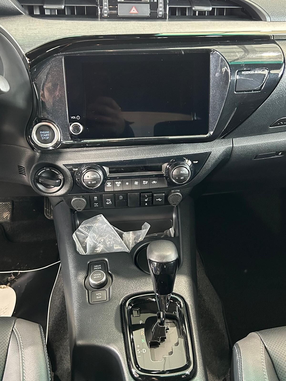 TOYOTA Hilux 2.8 D4D MHEV CD VXL AT HVO100