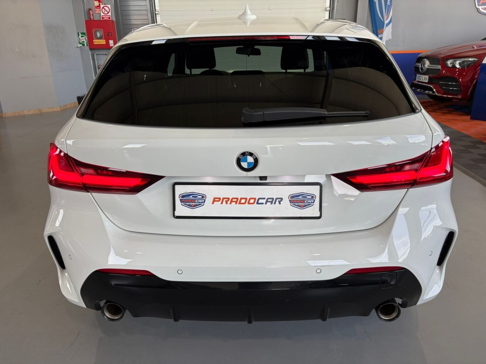 BMW Serie 1 118d Business Auto.