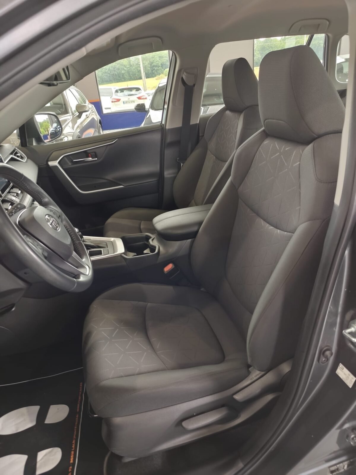 TOYOTA RAV4 2.5l 220H Advance