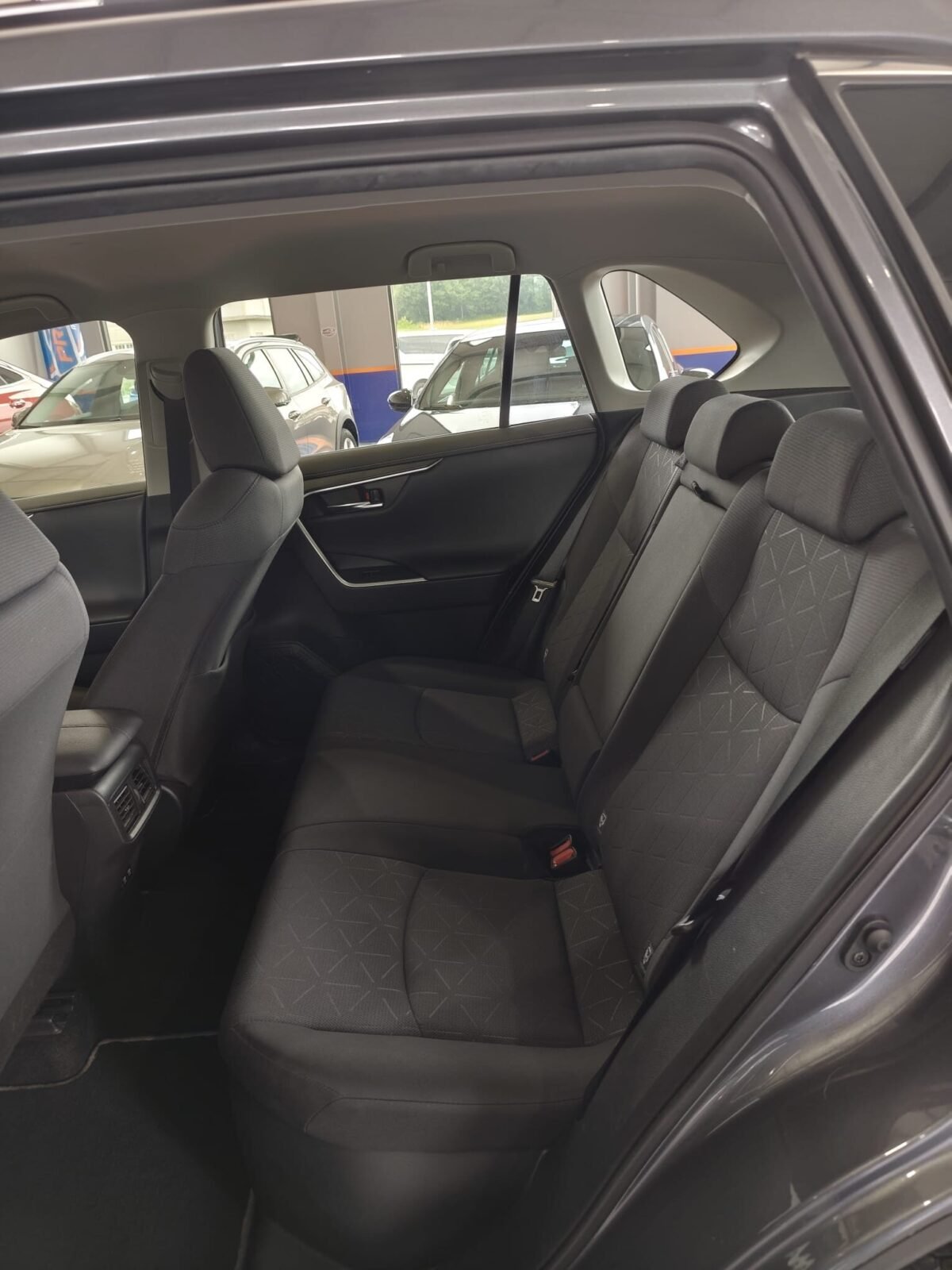 TOYOTA RAV4 2.5l 220H Advance