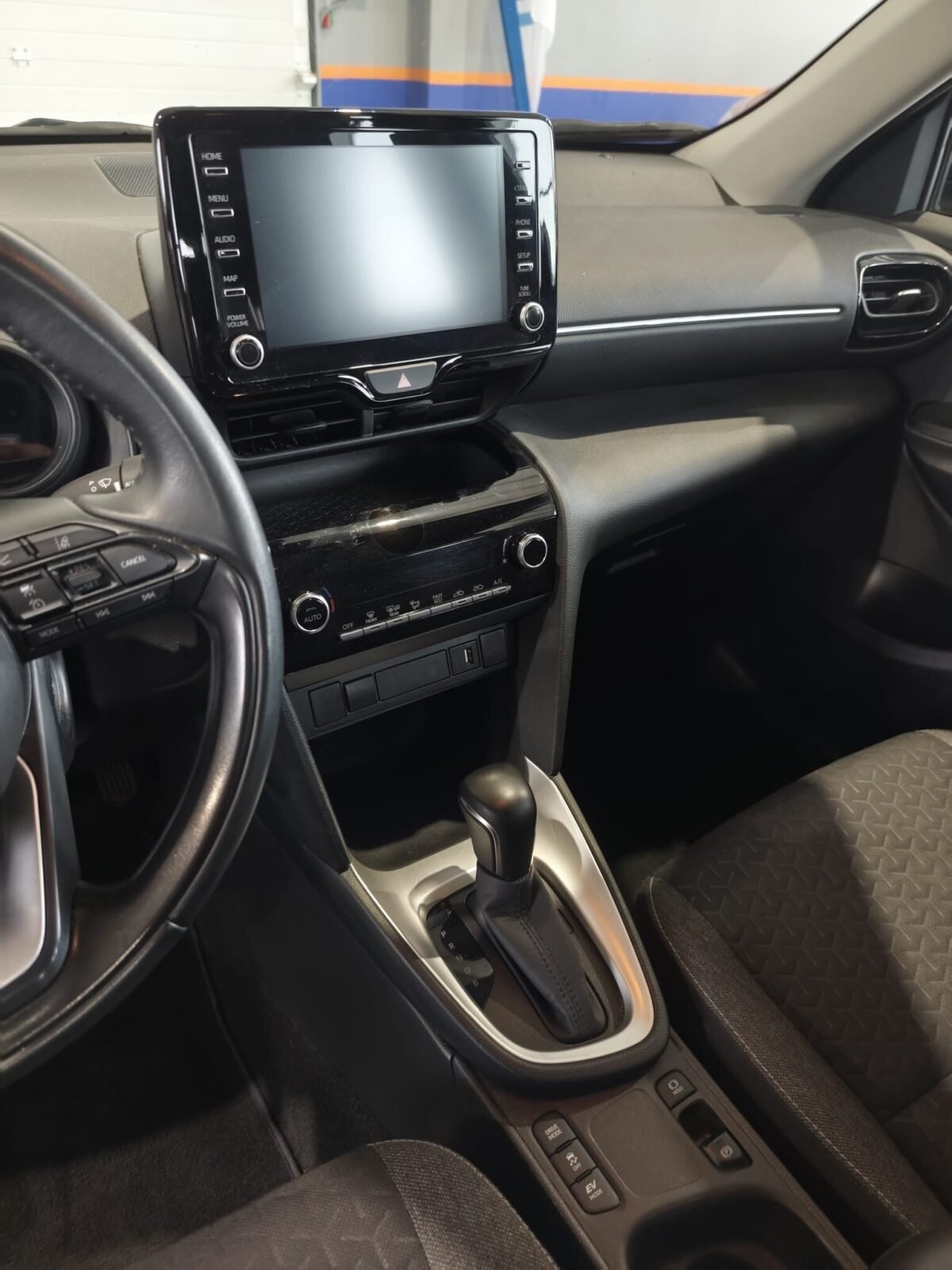 TOYOTA YARIS CROSS 1.5 120H Business Plus