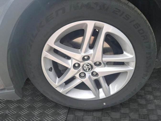 TOYOTA 1.8 125H Advance