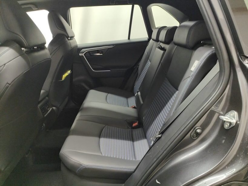 TOYOTA RAV4 220H eCVT 4x2 Luxury