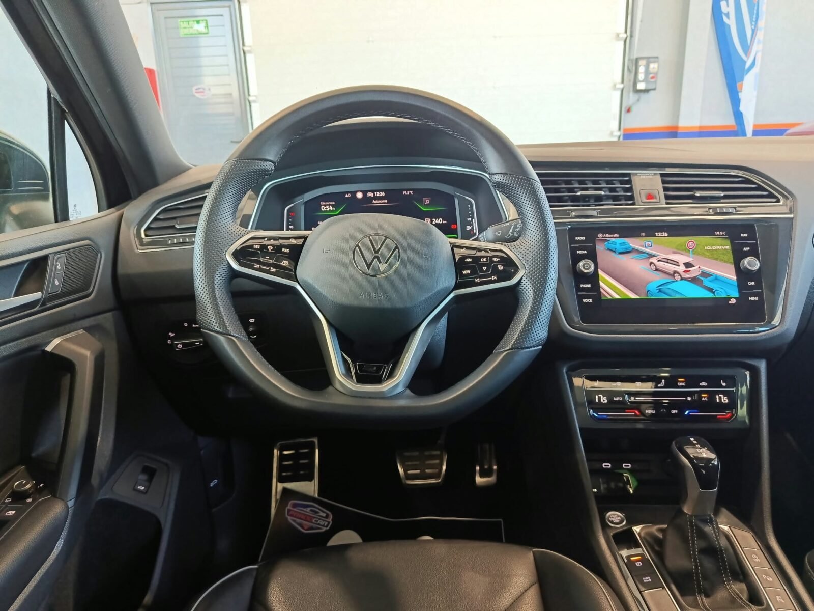 VOLKSWAGEN Tiguan RLine 1.5 TSI DSG