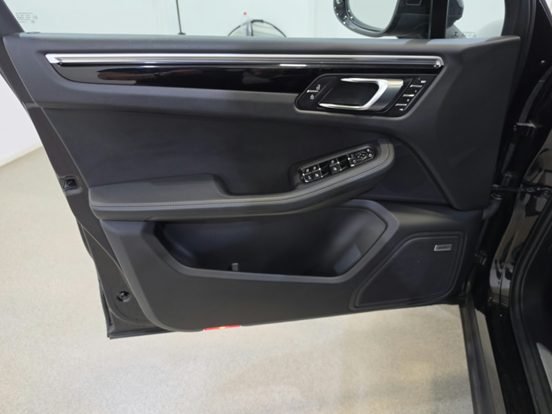 PORSCHE Macan MACAN S