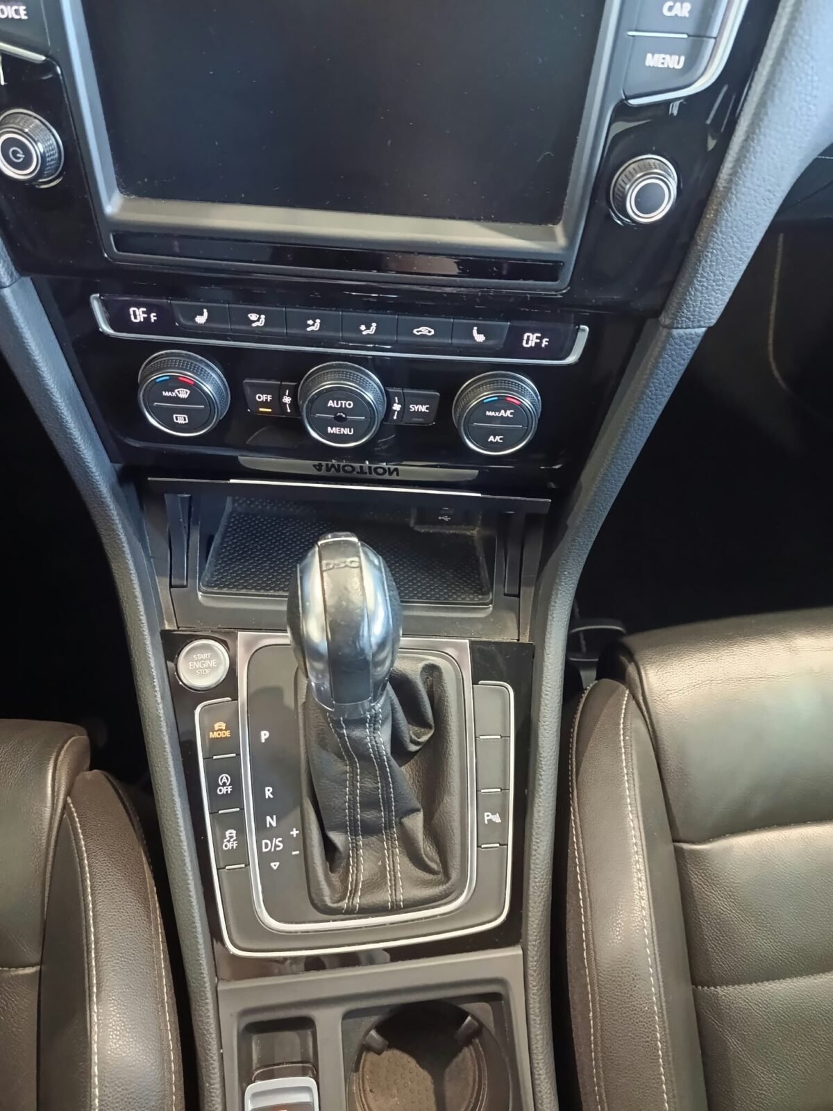 VOLKSWAGEN Golf R 2.0 TSI 4Motion DSG