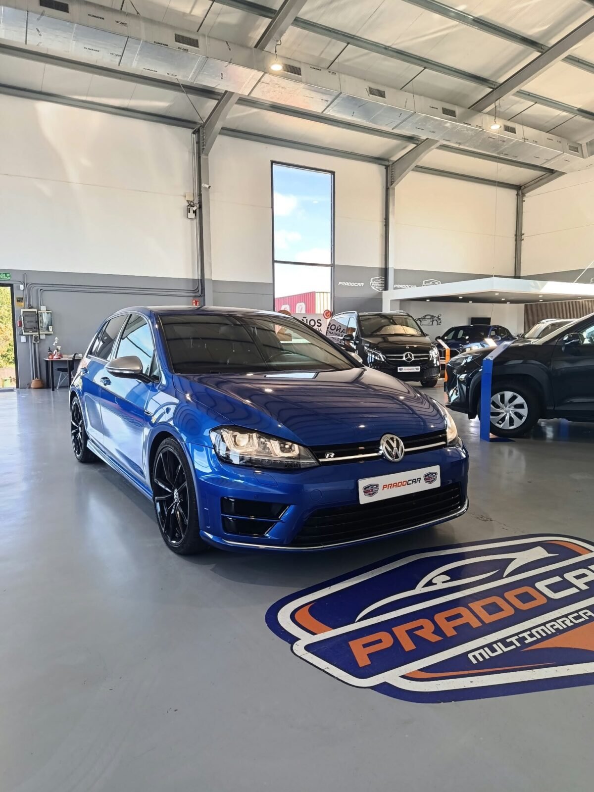 VOLKSWAGEN Golf R 2.0 TSI 4Motion DSG