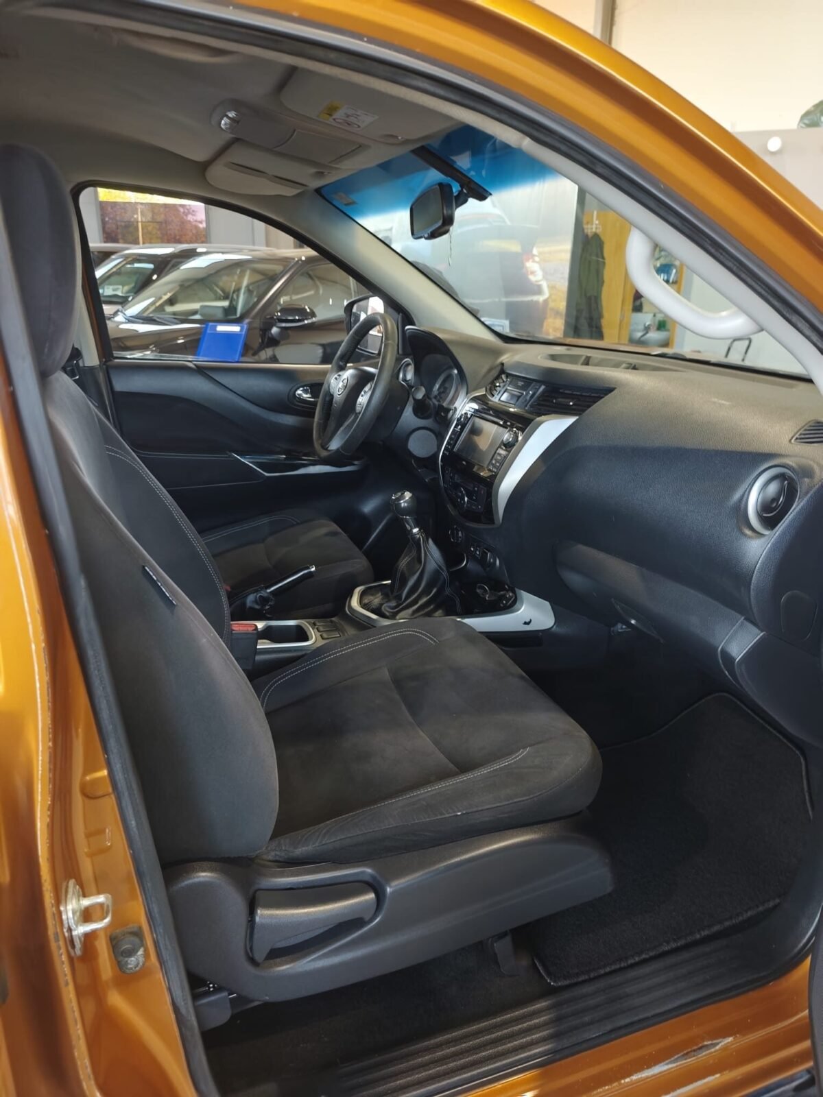 NISSAN Navara 2.3 dCi Tekna D.Cabina 4X4