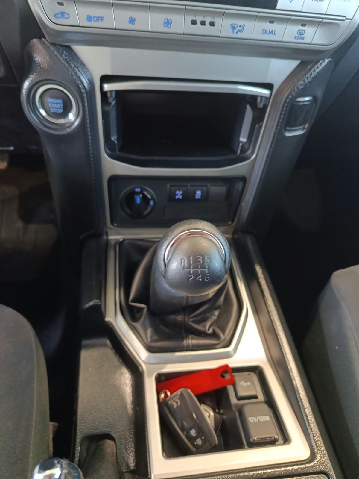 TOYOTA LAND CRUISER 2.8 D4D VX