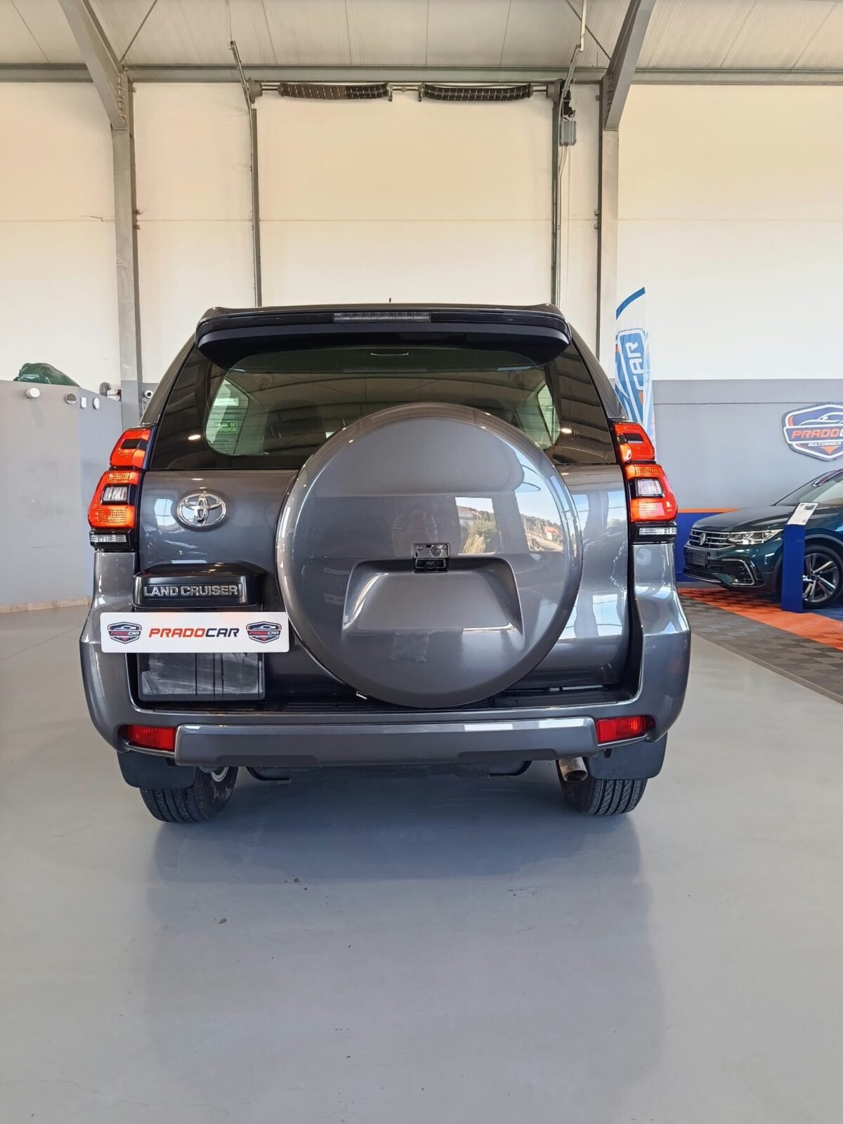 TOYOTA LAND CRUISER 2.8 D4D VX
