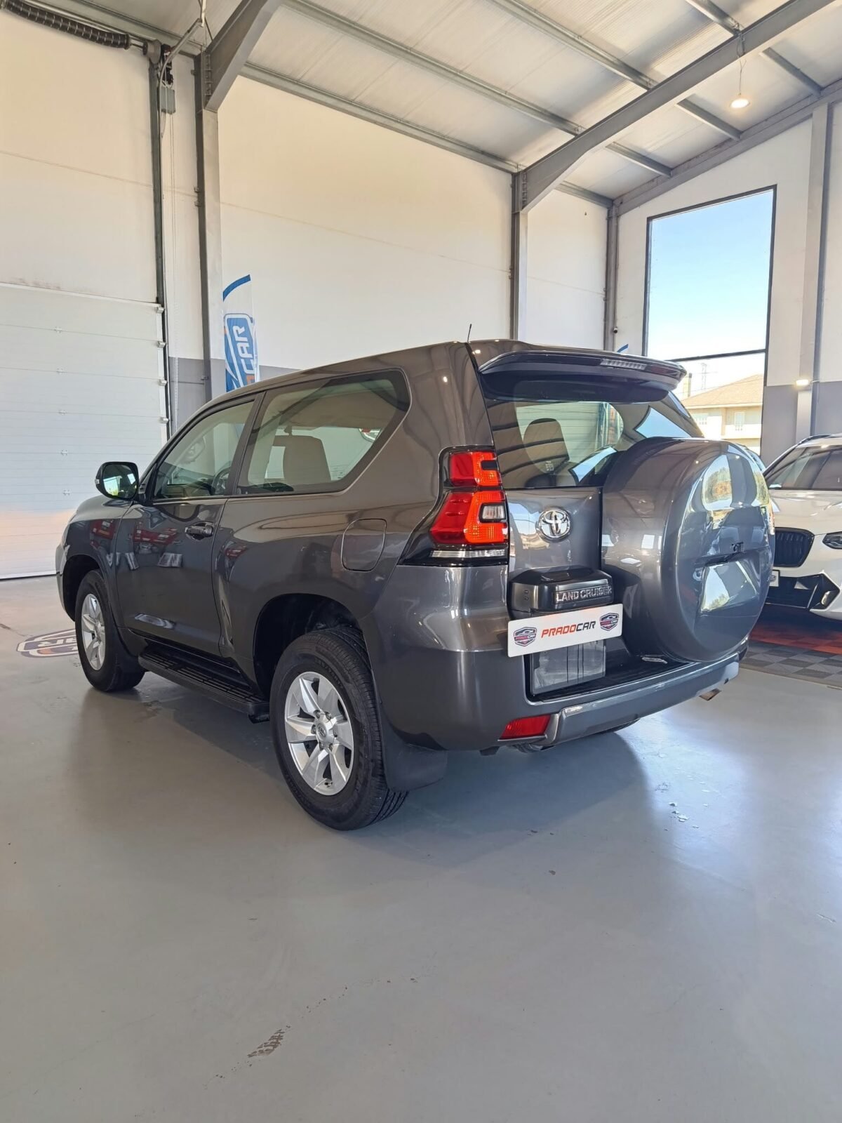 TOYOTA LAND CRUISER 2.8 D4D VX