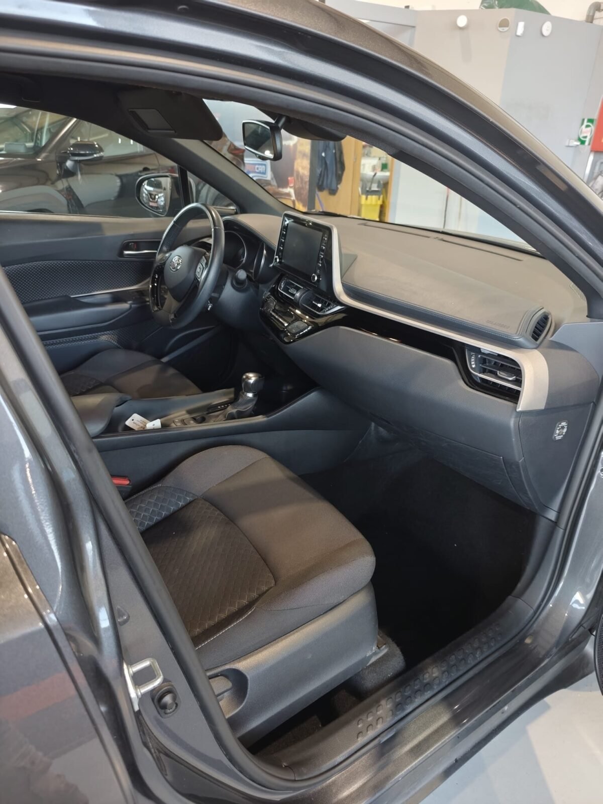 TOYOTA C-HR 1.8 125H Advance